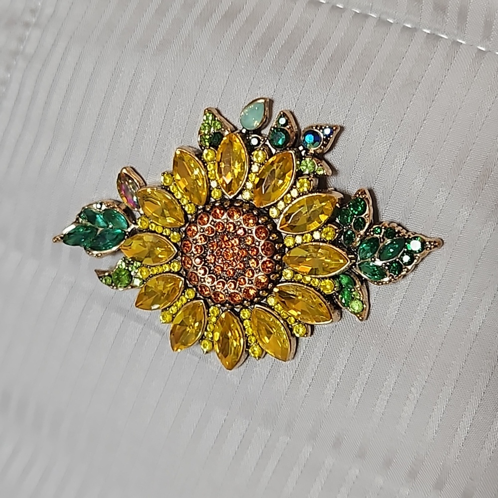 Sunflower brooch